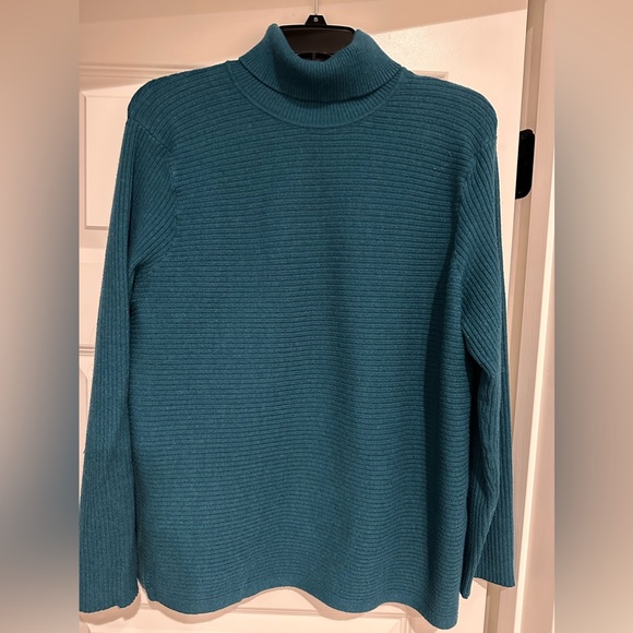 Ladies Investments Sweater - Picture 1 of 3
